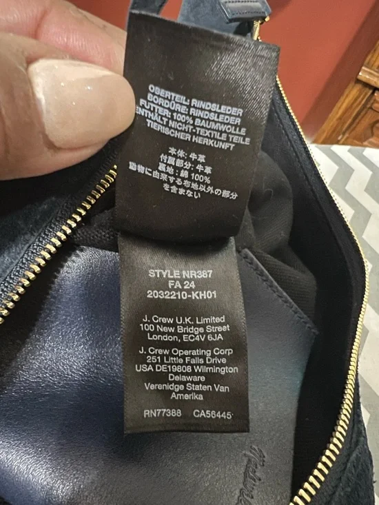 Madewell Essential Curve Shoulder Bag. Navy S - Picture 7 of 16